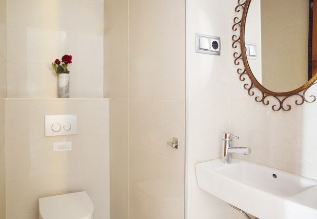 Apartment in Barcelona - VILADOMAT, large, comfortable, lightly, cute and silent flat in Eixample, Barcelona center Apartment in Barcelona - VILADOMAT, large, comfortable, lightly, cute and silent flat in Eixample, Barcelona center