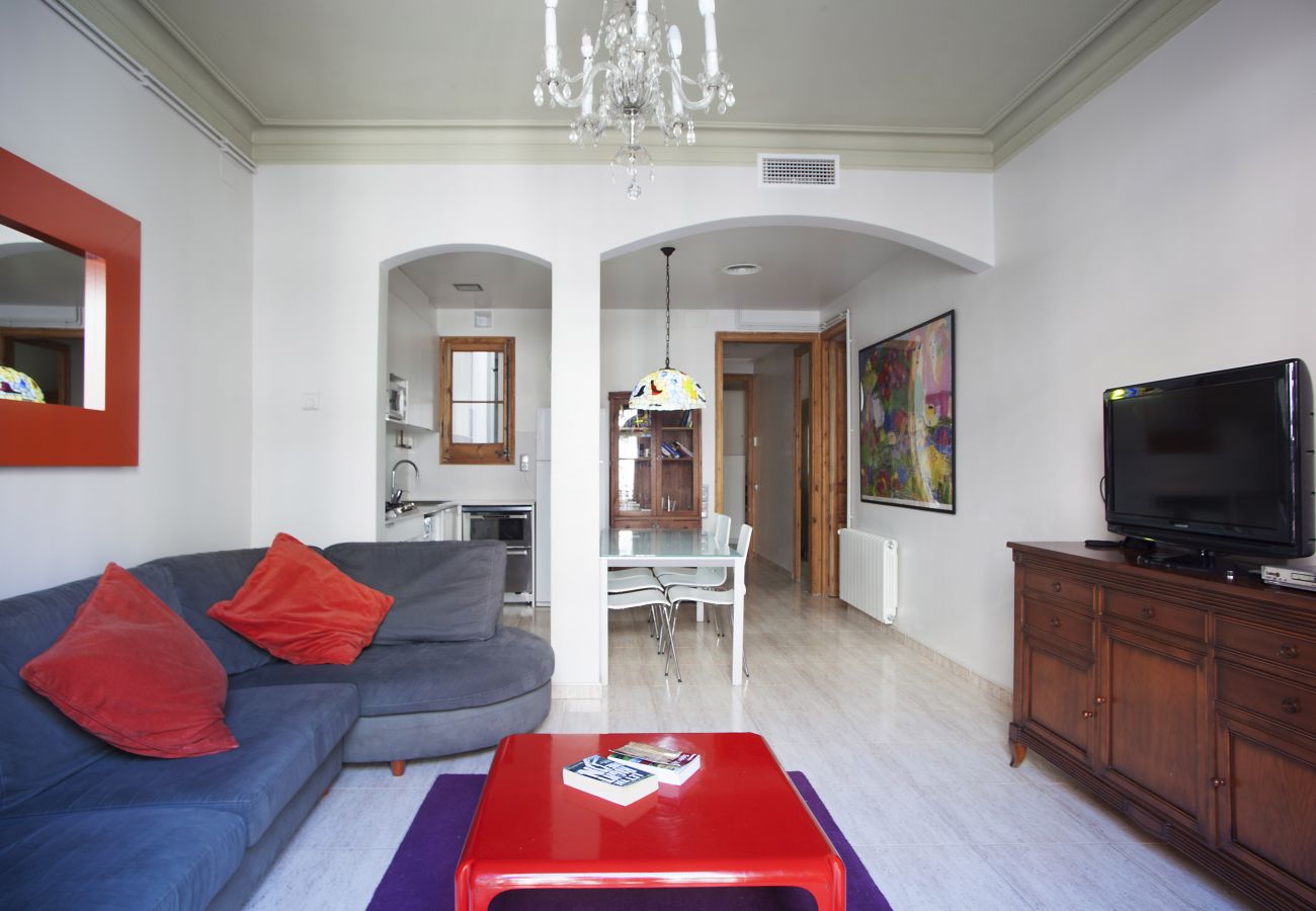 Apartment in Barcelona - VILADOMAT, large, comfortable, lightly, cute and silent flat in Eixample, Barcelona center