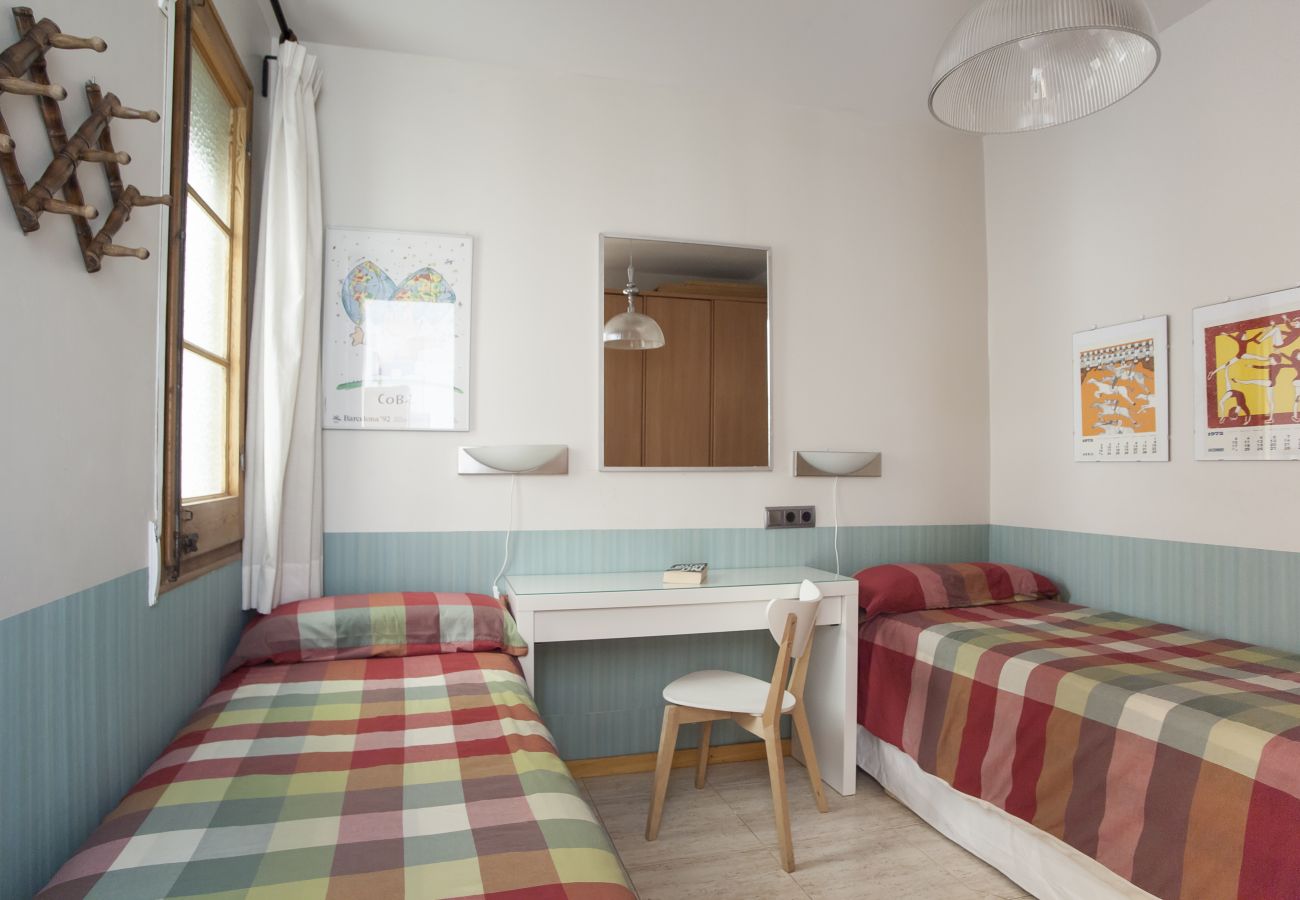 Apartment in Barcelona - VILADOMAT, large, comfortable, lightly, cute and silent flat in Eixample, Barcelona center