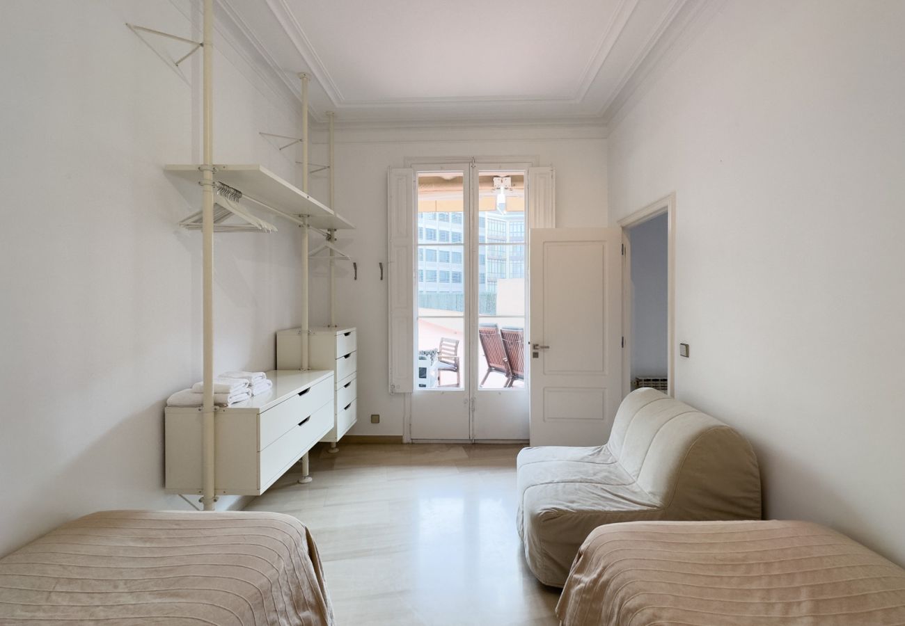 Apartment in Barcelona - Nice flat for rent with large private terrace, next to Passeig de Gracia, Barcelona center