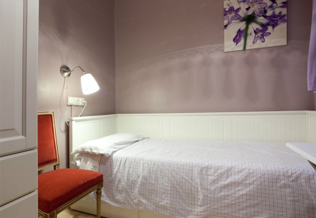 Apartment in Barcelona - SANT ANTONI, nice, silent and central located vacation rentals in Barcelona Apartment in Barcelona - SANT ANTONI, nice, silent and central located vacation rentals in Barcelona