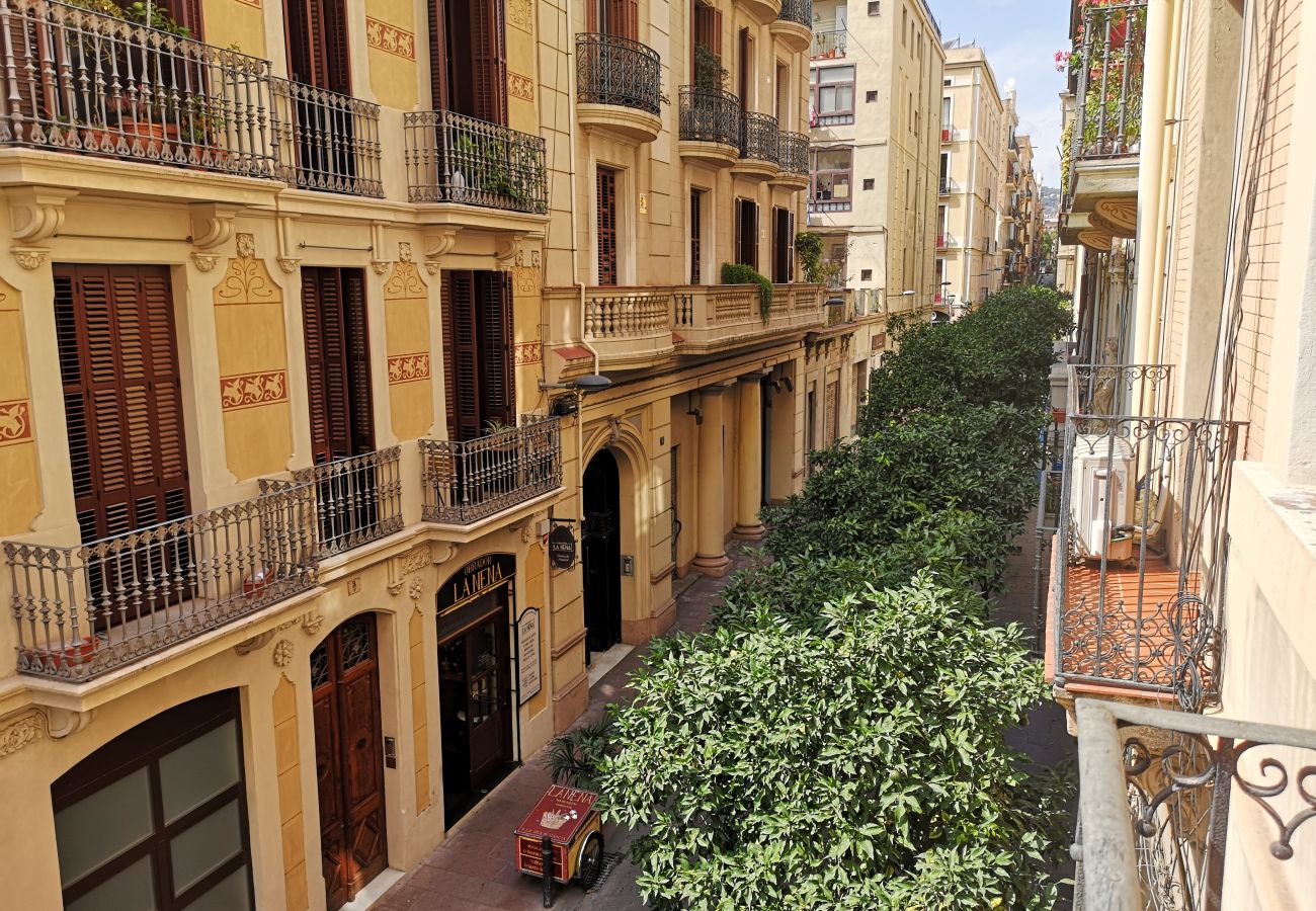 Apartment in Barcelona - GRACIA DREAM, very nice restored vacation rental apartment in Barcelona center, Gracia