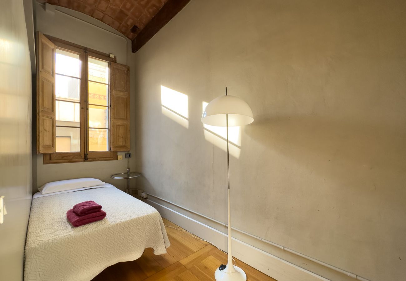 Apartment in Barcelona - GRACIA DREAM, very nice restored vacation rental apartment in Barcelona center, Gracia