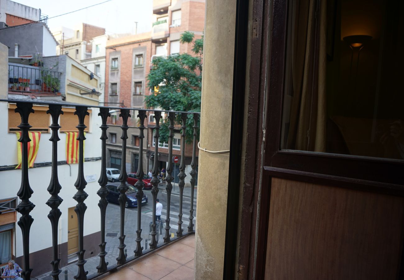 Apartment in Barcelona - PLAZA ESPAÑA & MONTJUÏC, cute flat for rent by days in Barcelona center