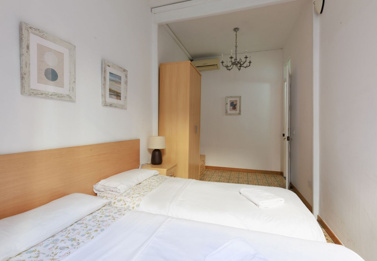 Apartment in Barcelona - GRACIA SANT AGUSTI, 3 bedrooms