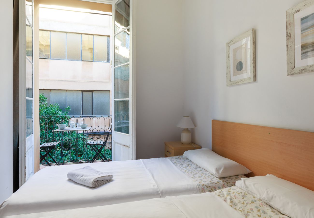 Apartment in Barcelona - GRACIA SANT AGUSTI, 3 bedrooms