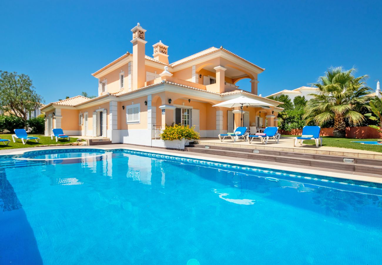 Villa in Almancil - Villa for 13 people to 2 km beach