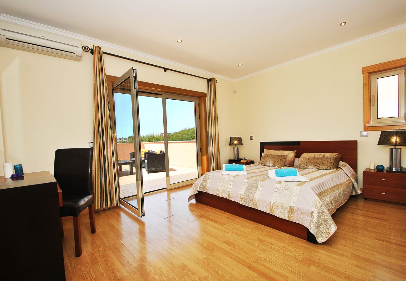 Villa in Albufeira - Villa of 7 bedrooms to 2 km beach