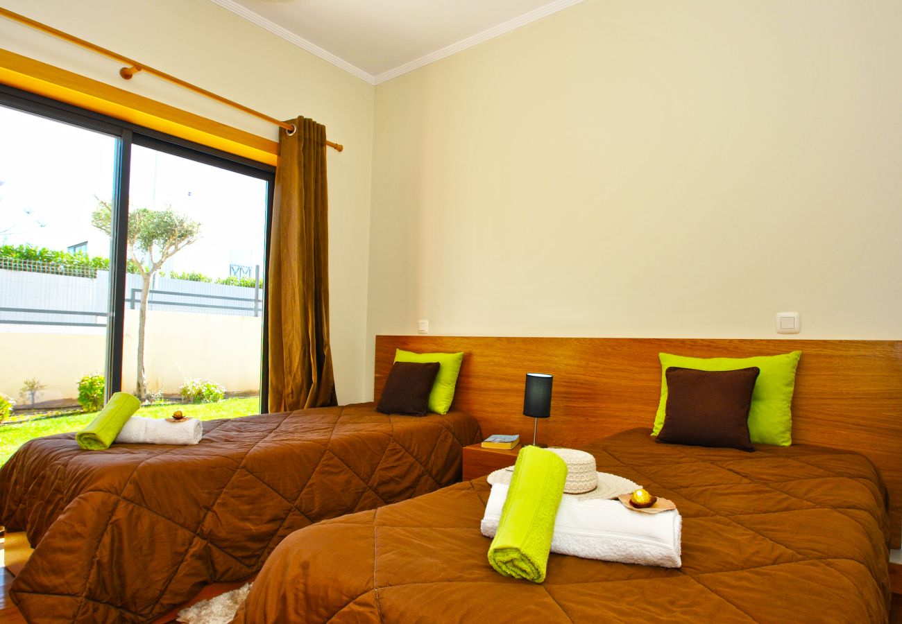 Villa in Albufeira - Villa of 4 bedrooms to 2 km beach