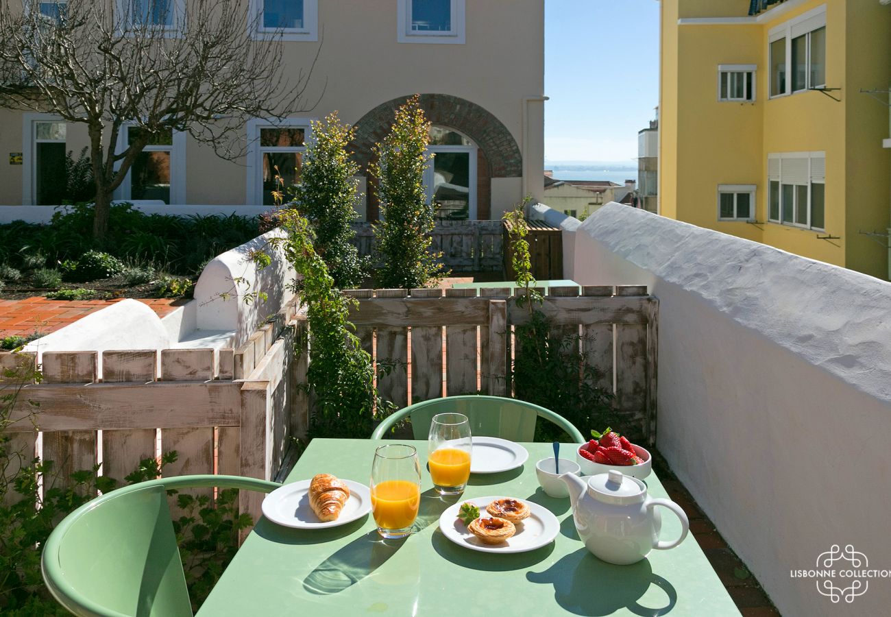 Terrace rental studio in Lisbon for holidays