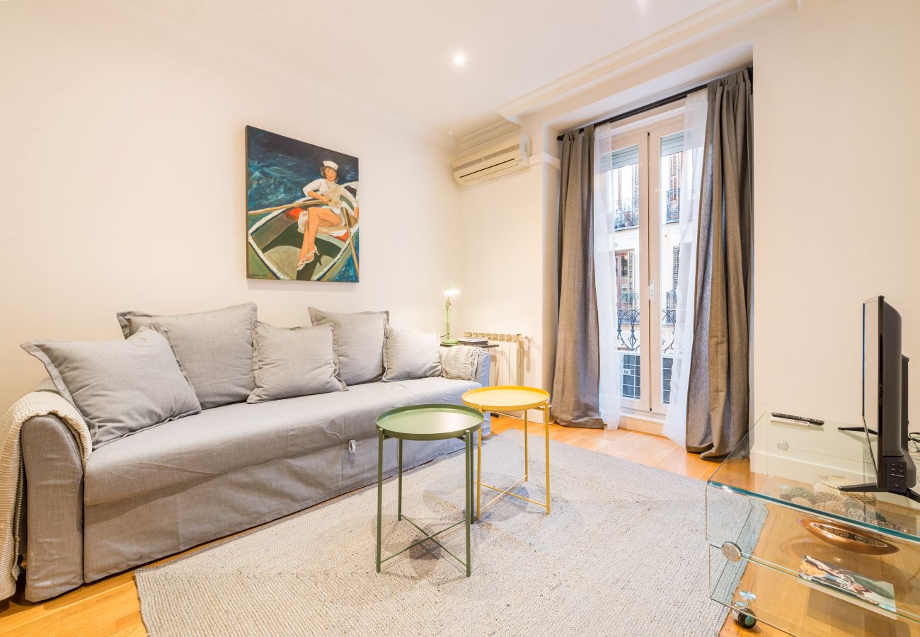 Apartment in Madrid -  BIG Apartment Downtown Madrid Malasaña M (MAL27)