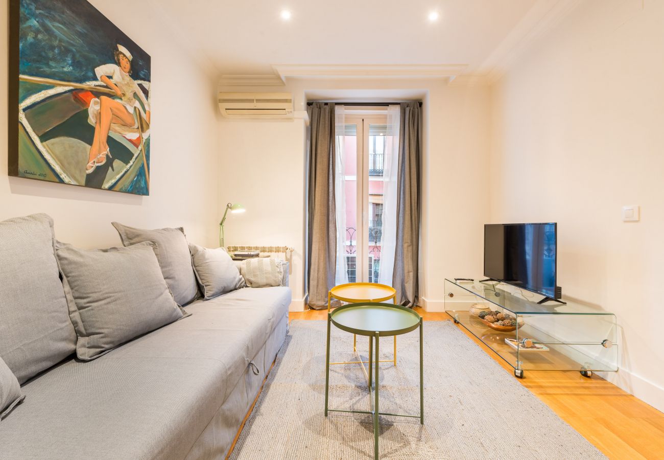 Apartment in Madrid -  BIG Apartment Downtown Madrid Malasaña M (MAL27)