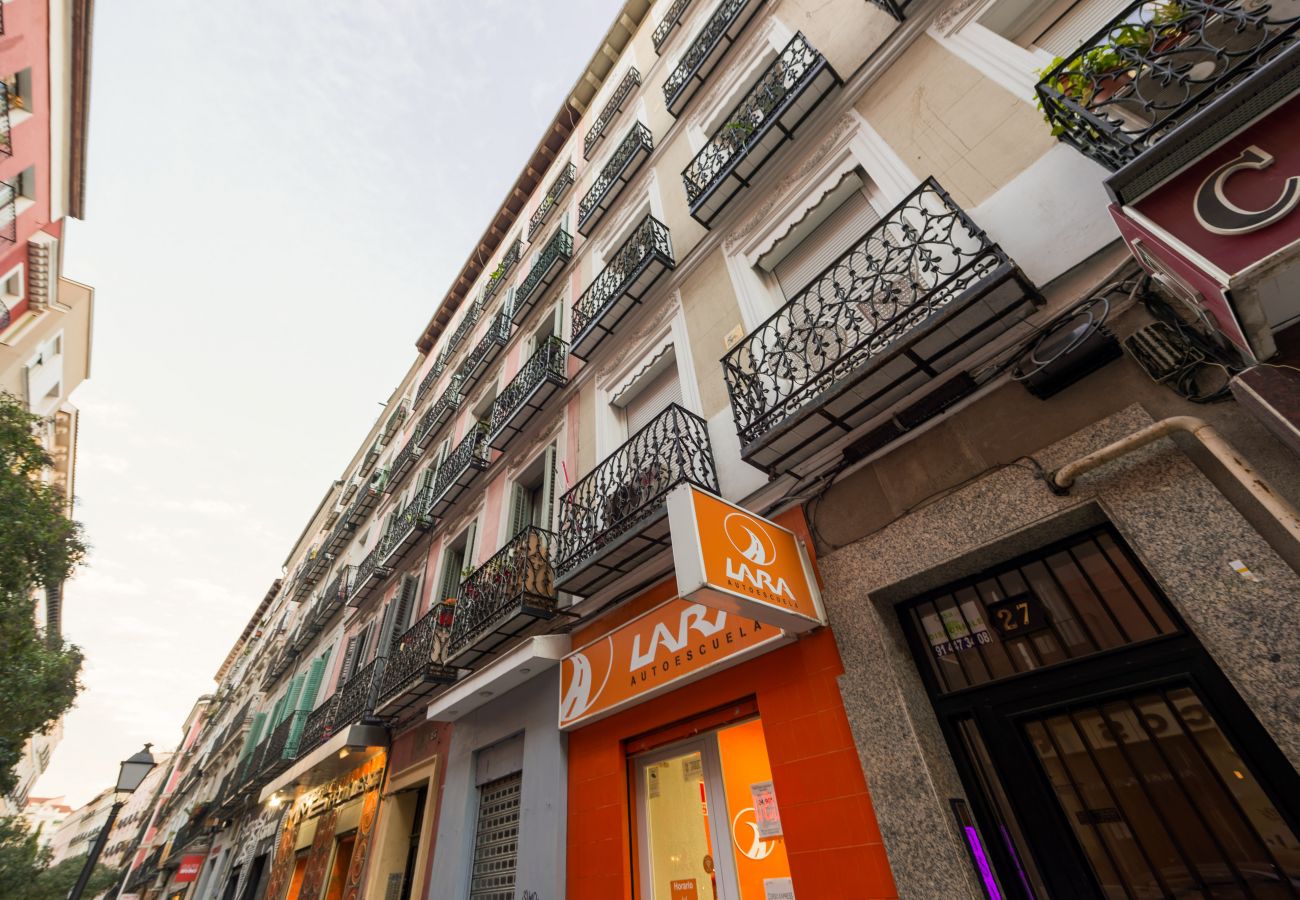 Apartment in Madrid -  BIG Apartment Downtown Madrid Malasaña M (MAL27)