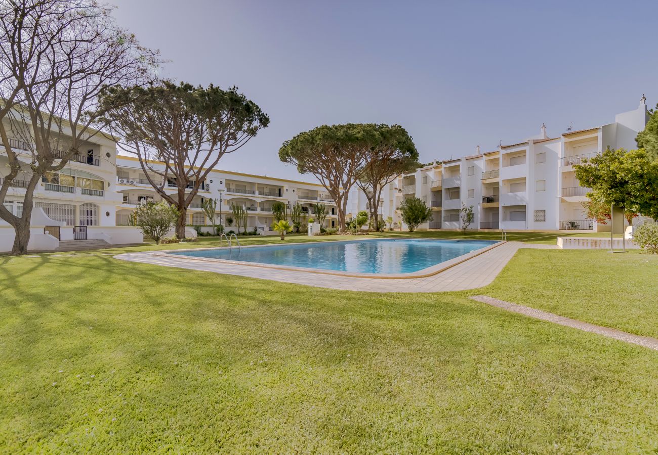 Apartment in Vilamoura - Apartment of 2 bedrooms to 2 km beach
