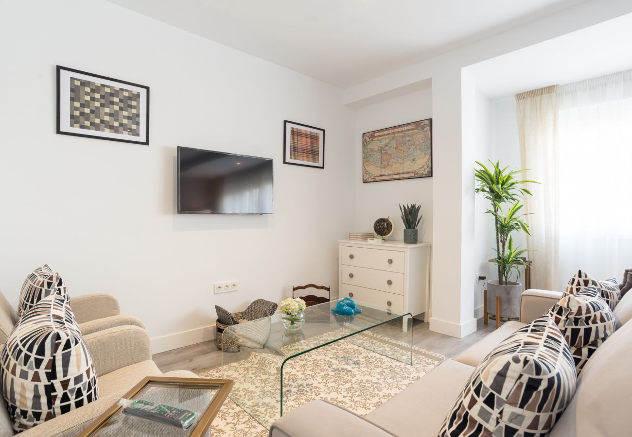 Apartment in Málaga - Apartment for 8 people to 1 km beach
