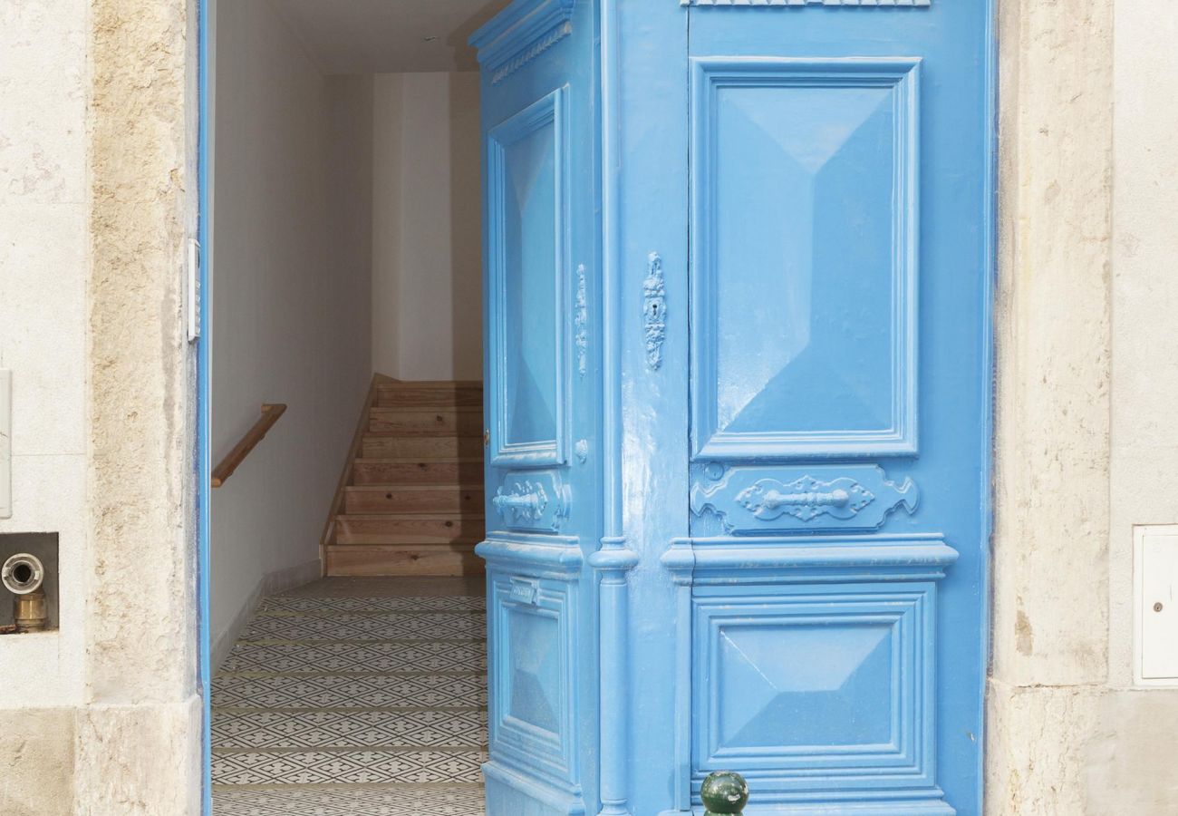 Downtown Blue Terrace by Homing