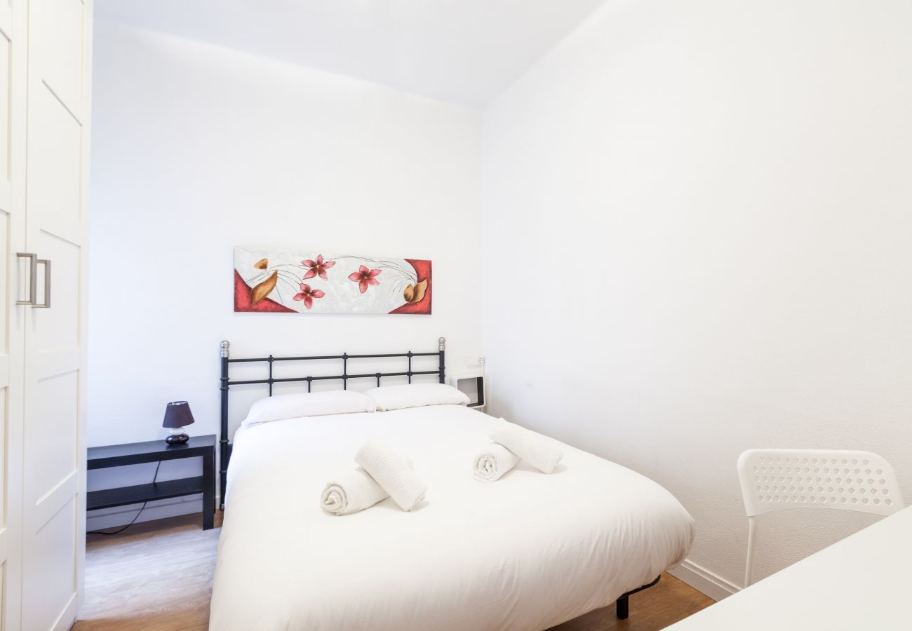 Apartment in Barcelona - Apartment for 7 people in Barcelona
