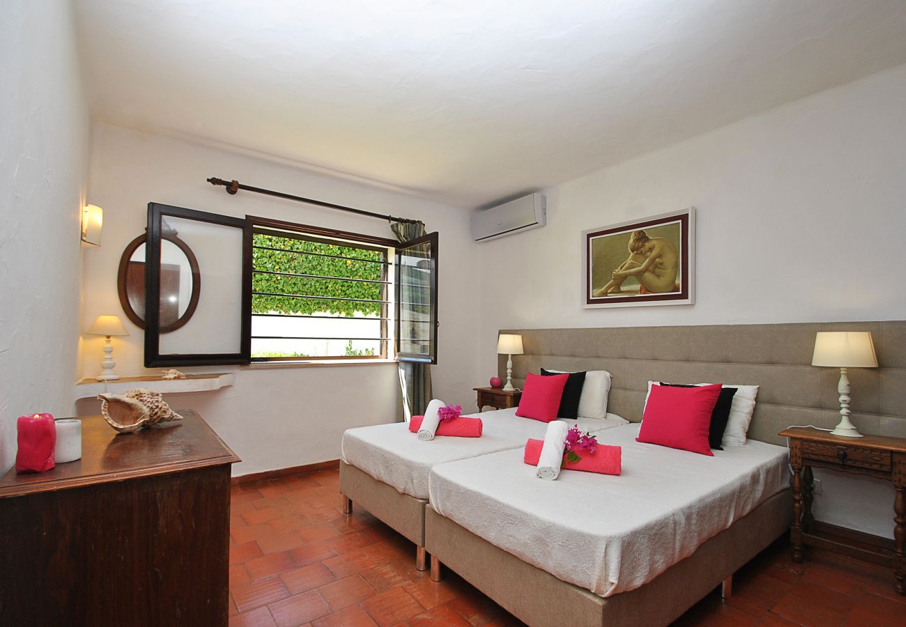 Villa in Albufeira - Villa with air-conditioned to 1 km beach