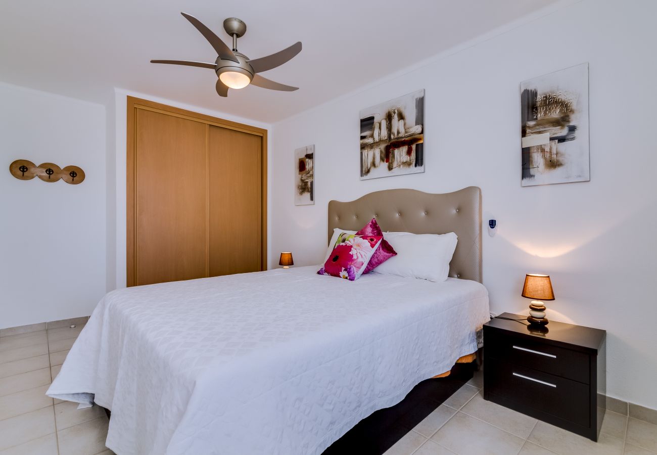 Apartment in Quarteira - Apartment of 1 bedrooms to 50 m beach