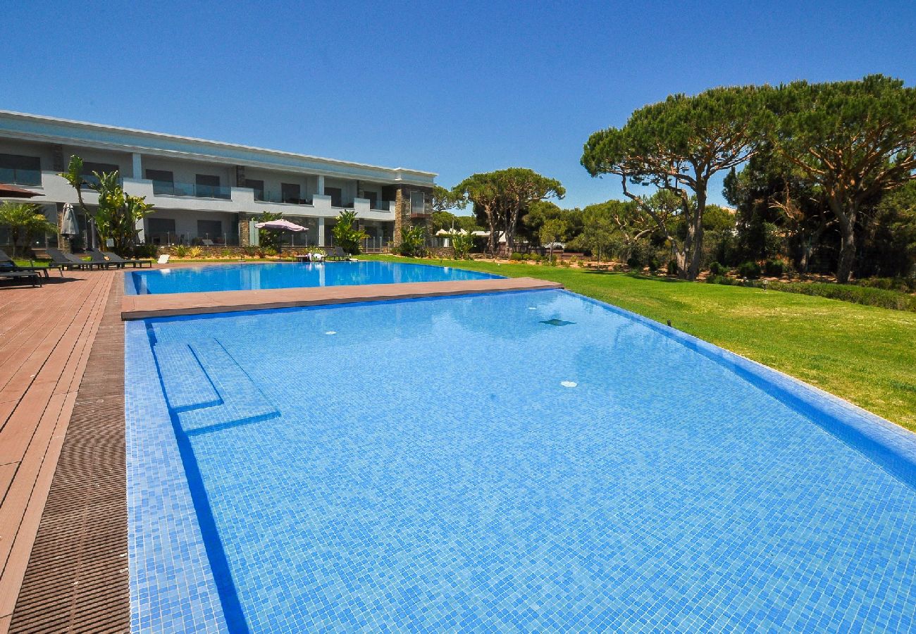 Apartment in Albufeira - Apartment for 8 people to 300 m beach