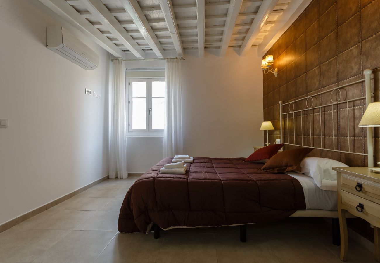 Apartment in Cádiz - Apartment for 7 people to 1 km beach