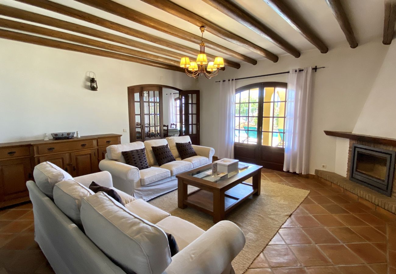 Villa in Albufeira - Villa of 4 bedrooms to 500 m beach