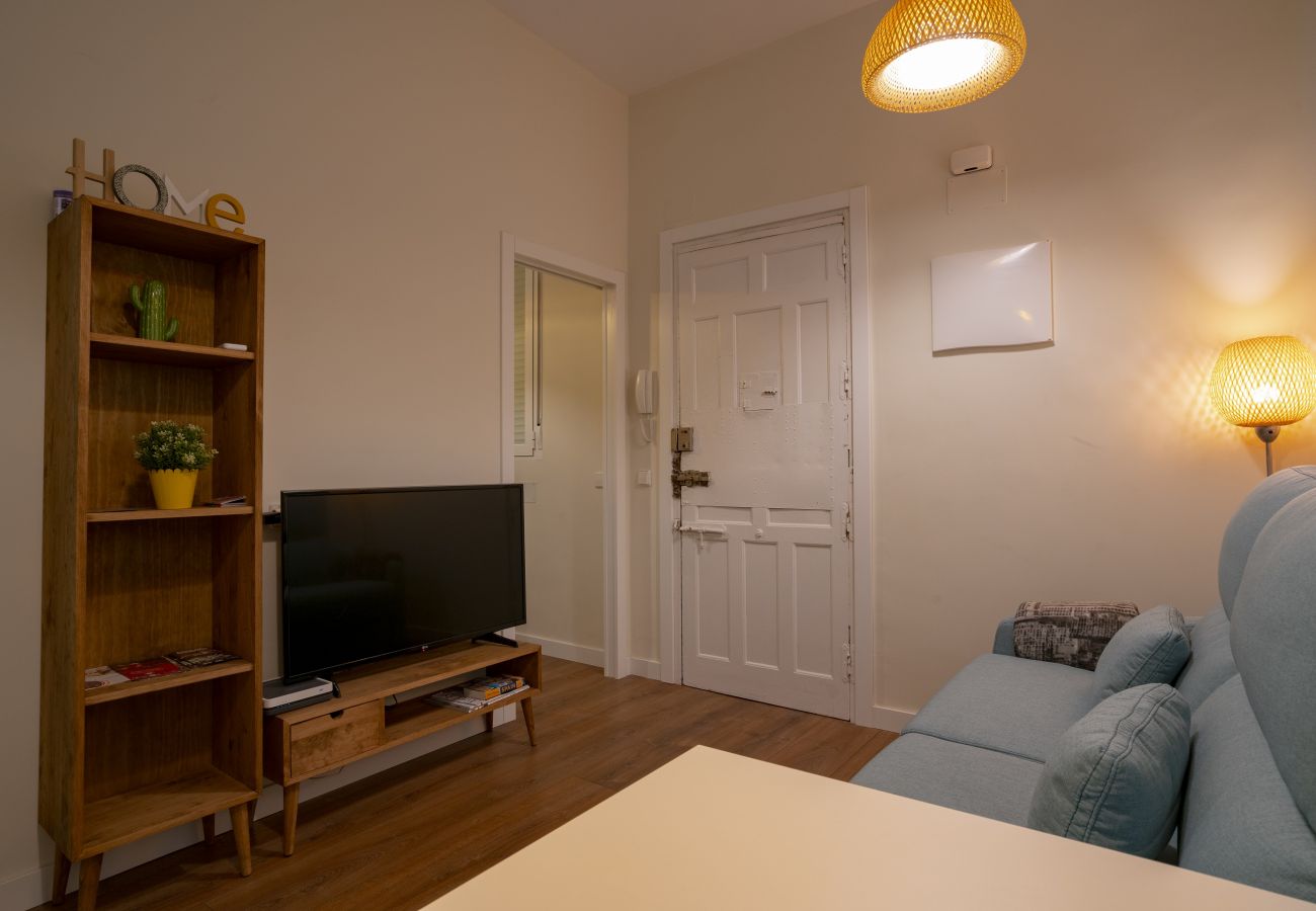 Apartment in Madrid - Apartment Downtown Madrid Chueca-Malasaña, 1 Room, 4 pax