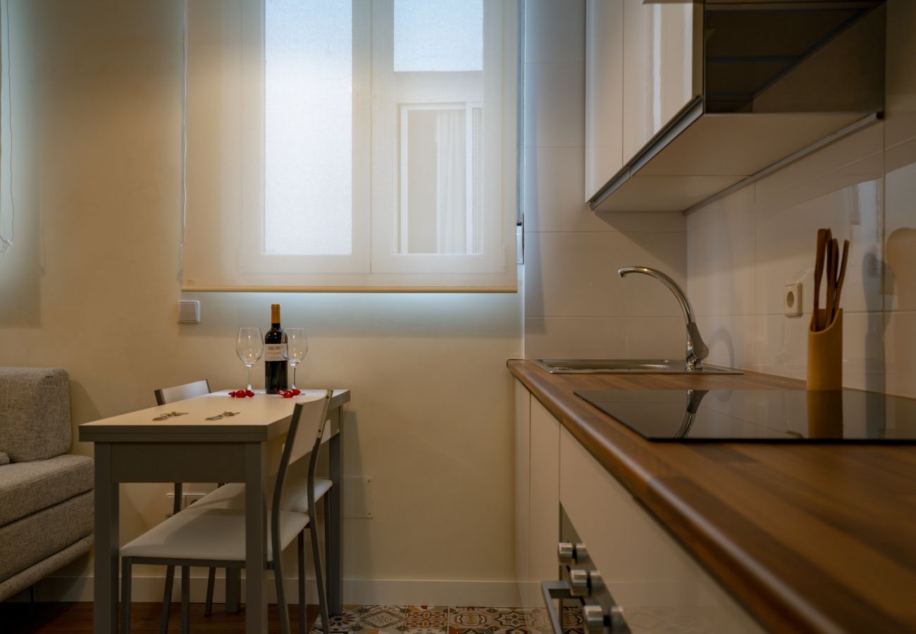 Apartment in Madrid - Apartment Downtown Madrid Chueca-Malasaña, 1 Room, 4 pax