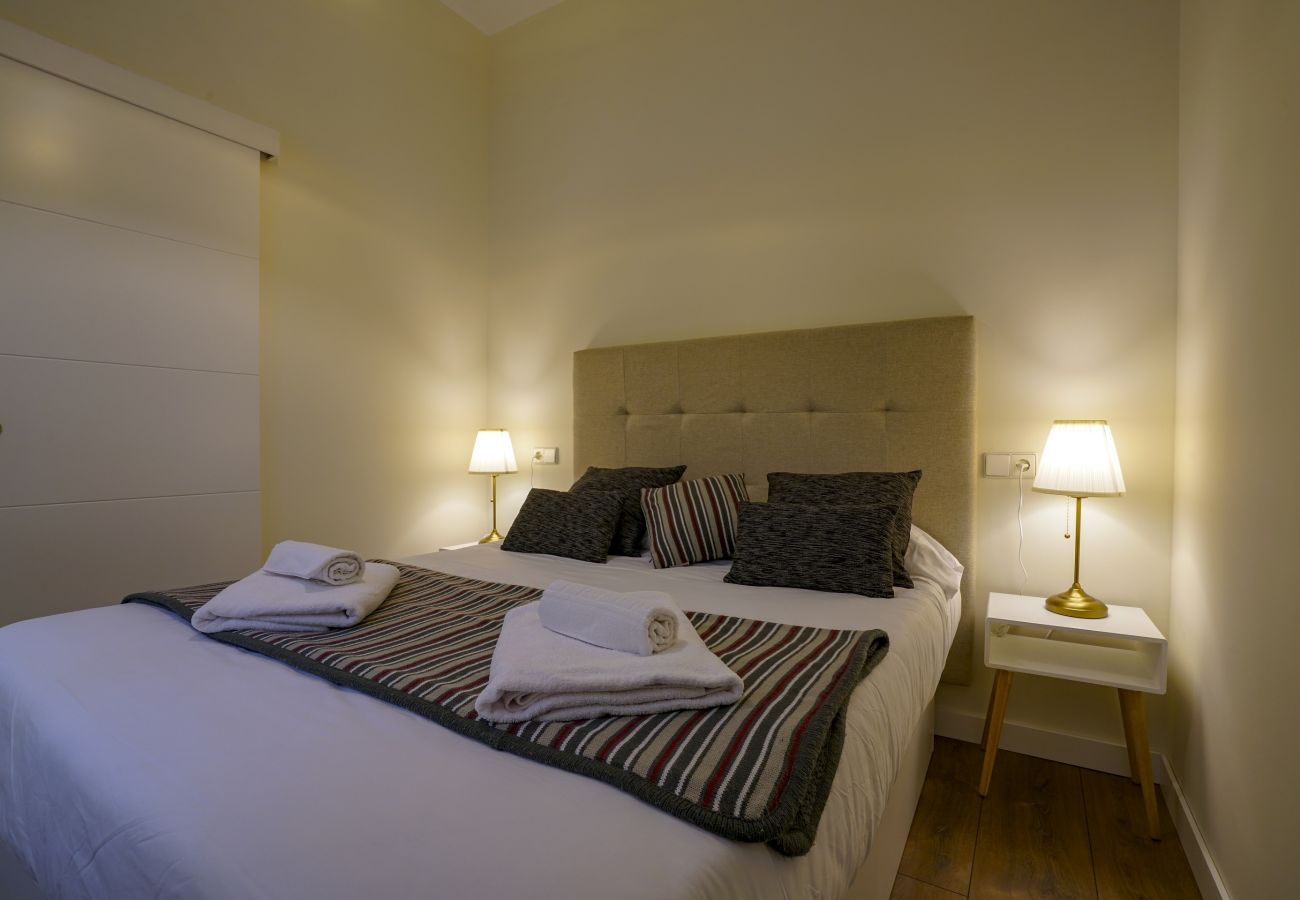 Apartment in Madrid - Apartment Downtown Madrid Chueca-Malasaña, 1 Room, 4 pax