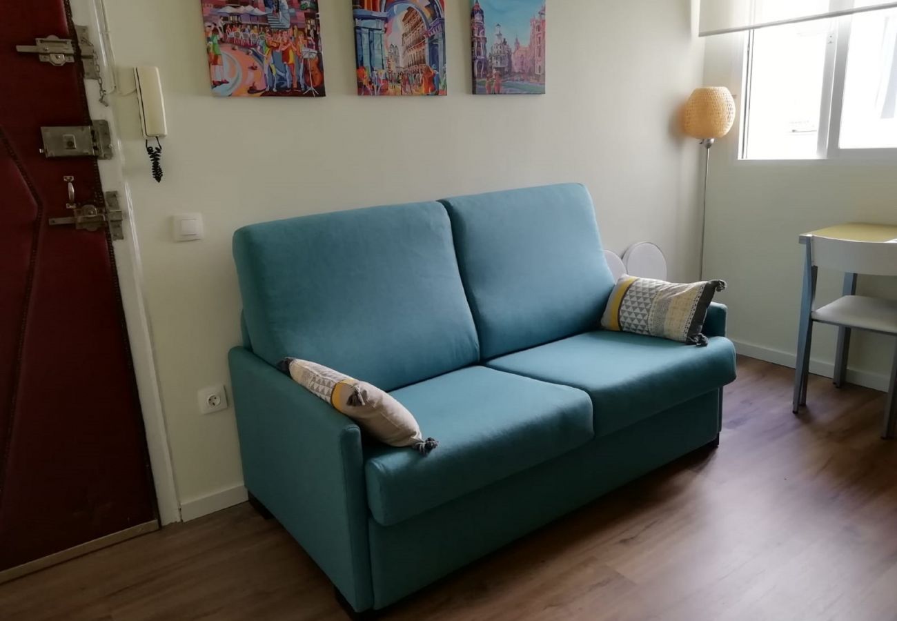 Apartment in Madrid - Apartment Downtown Madrid Chueca-Malasaña- 1 ROOM 4 PAX