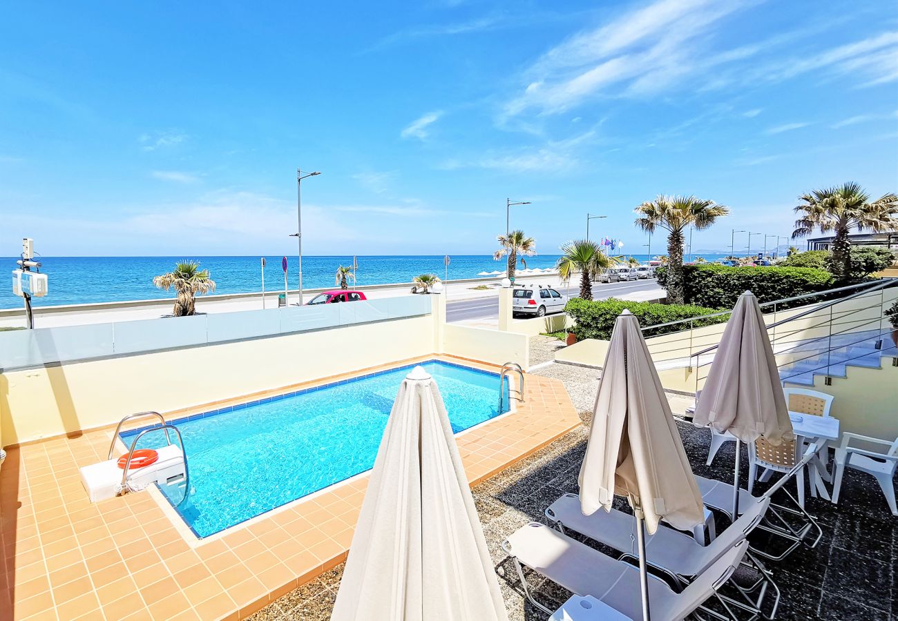 Aparthotel in Rethymno - Aparthotel with swimming pool to 20 m beach