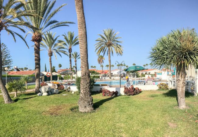 Bungalow in Playa del Ingles - Los Arcos Bungalow garden barbecue pool by Lightbooking
