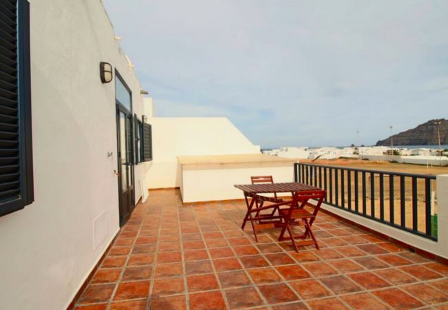 House in Caleta de Sebo - La Graciosa house patio and terrace sea view 6P by Lightbooking