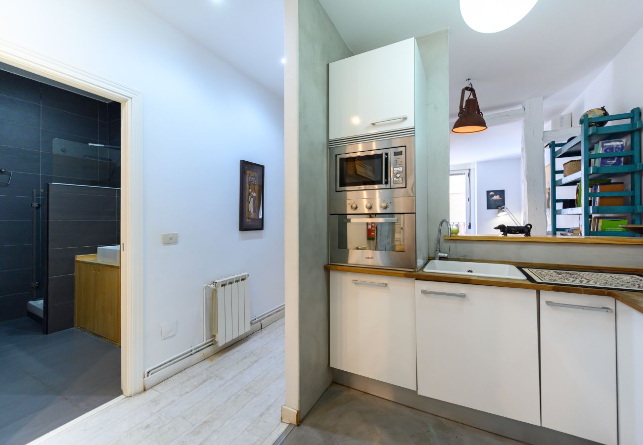 Apartment in Madrid - M (ESA81) Apto. Tribunal-Malasaña-Chueca