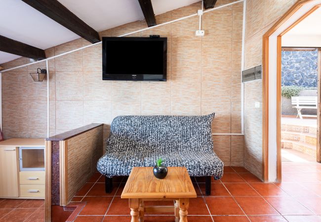 House in Candelaria - Beach house, 5 meters from the sea wifi by Lightbooking