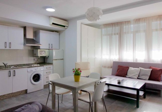 in Cádiz - Studio central meters from the beach with air by Lightbooking