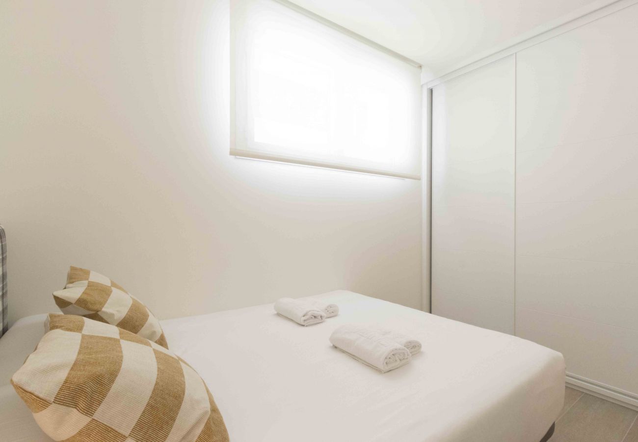 Apartment in San Sebastián - Apartment of 4 bedrooms to 100 m beach