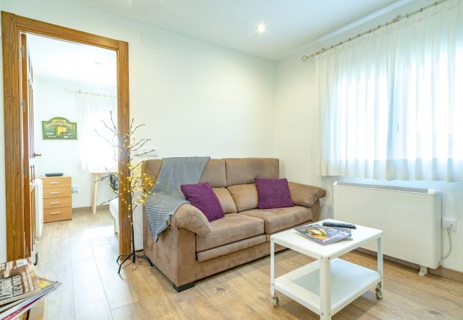 Apartment in Madrid - FREE WiFi Apartment Vallecas-Albufera-Pedro Laborde M (SDM21)