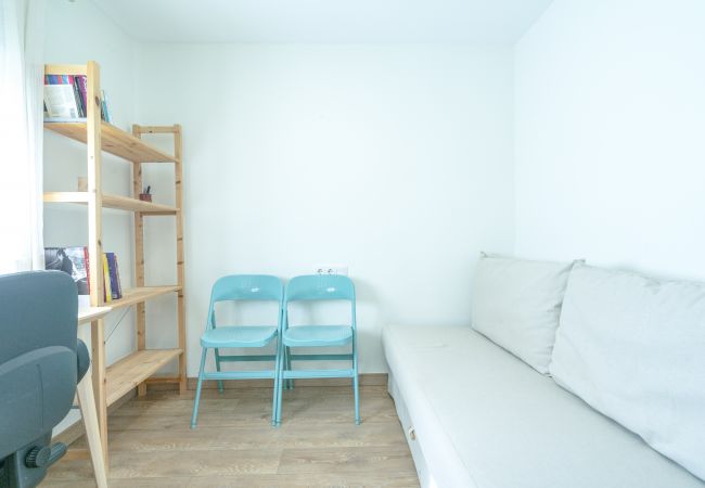 Apartment in Madrid - FREE WiFi Apartment Vallecas-Albufera-Pedro Laborde M (SDM21)