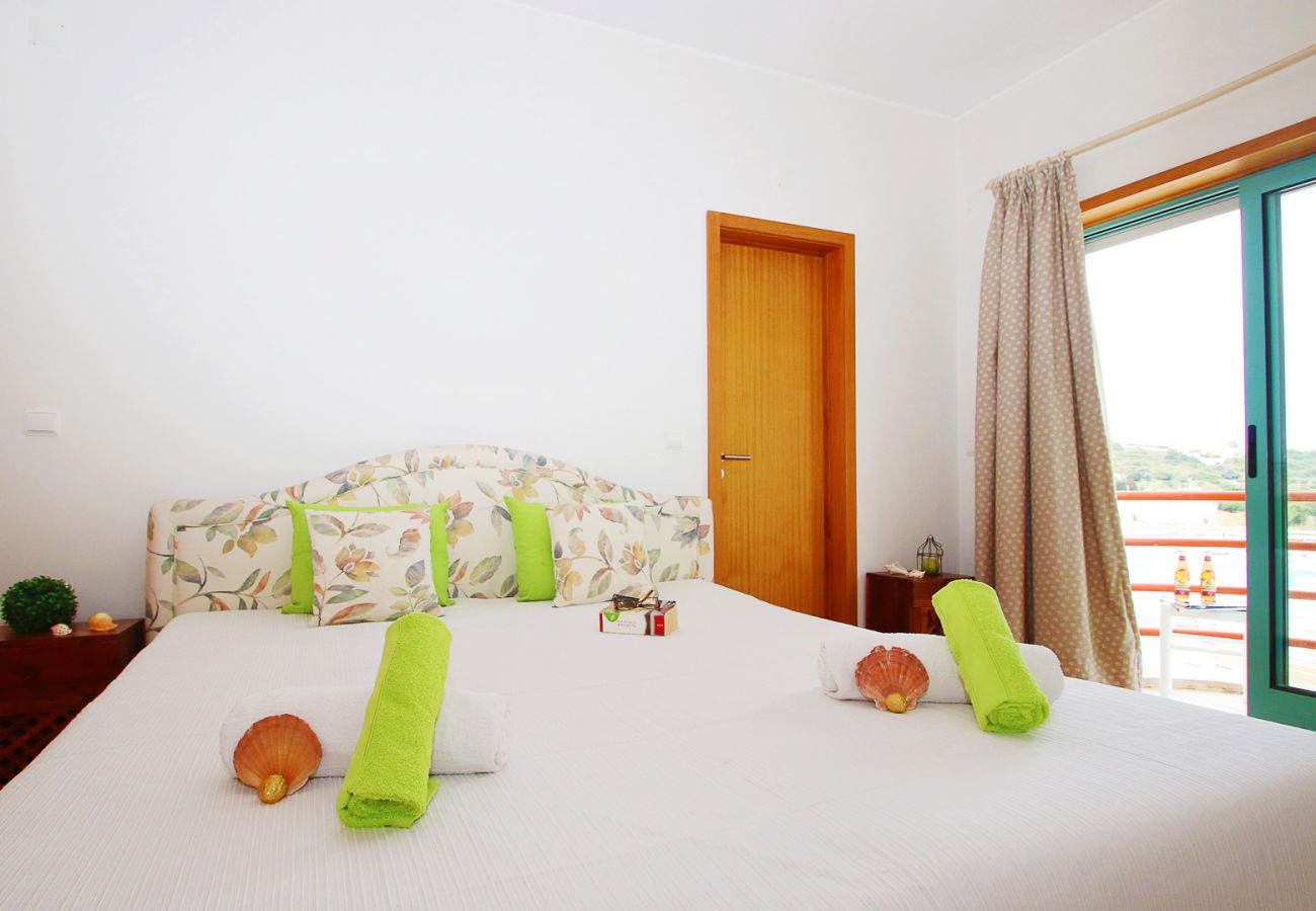 Apartment in Albufeira - Apartment with swimming pool to 2 km beach