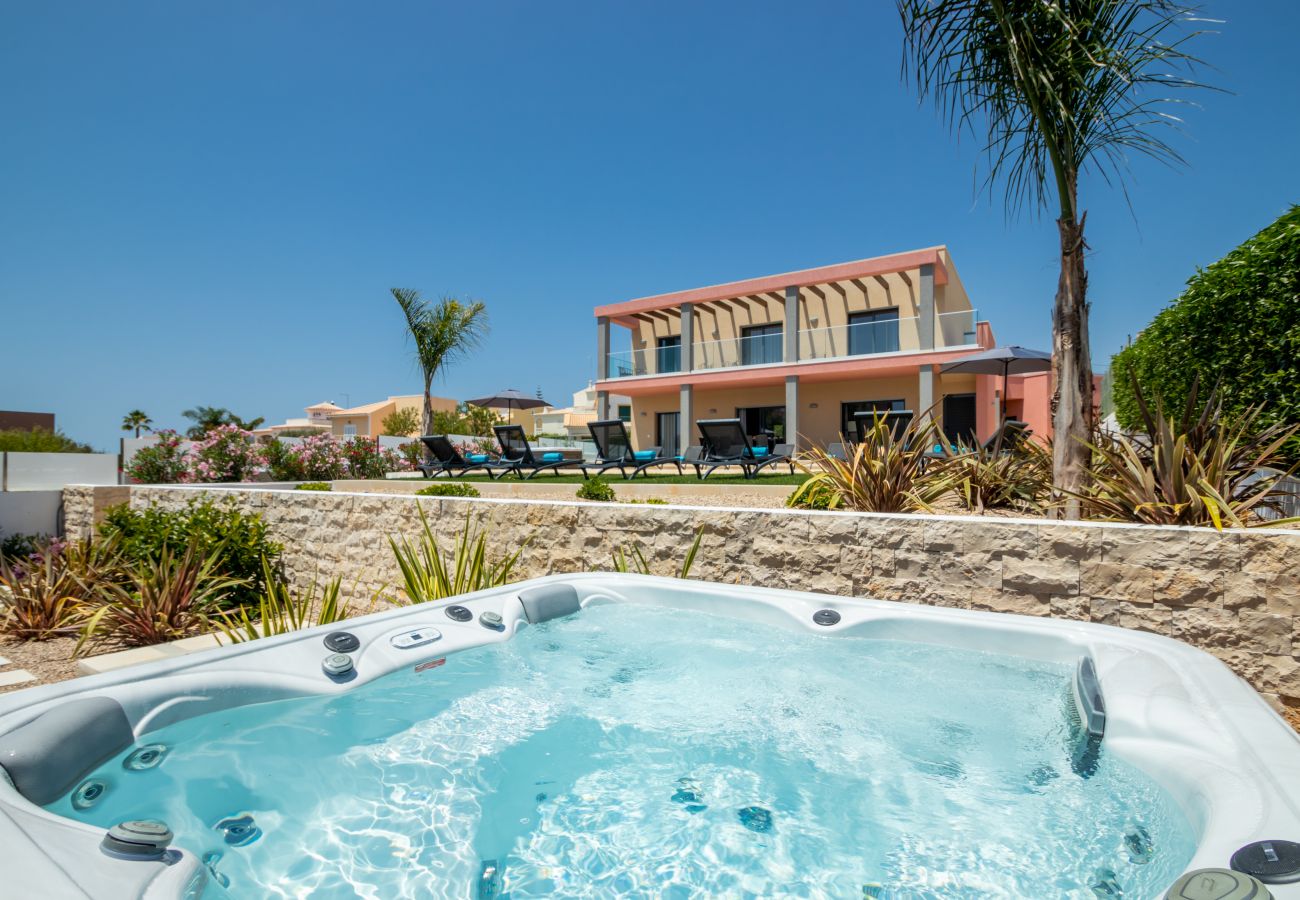 Villa in Armação de Pêra - Villa with air-conditioned to 400 m beach