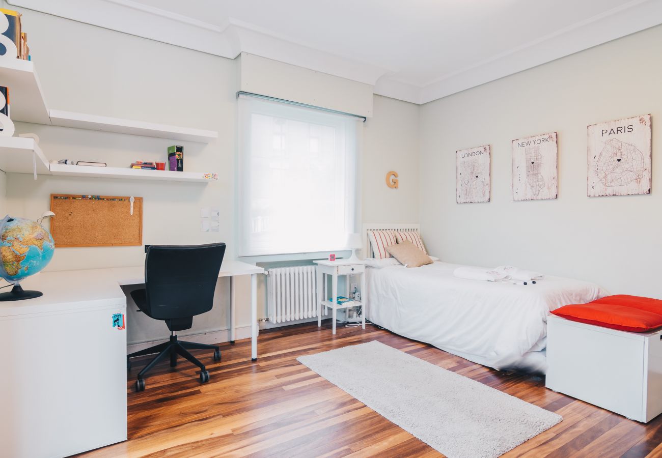 Apartment in Bilbao - NEGURI GELTOKIA
