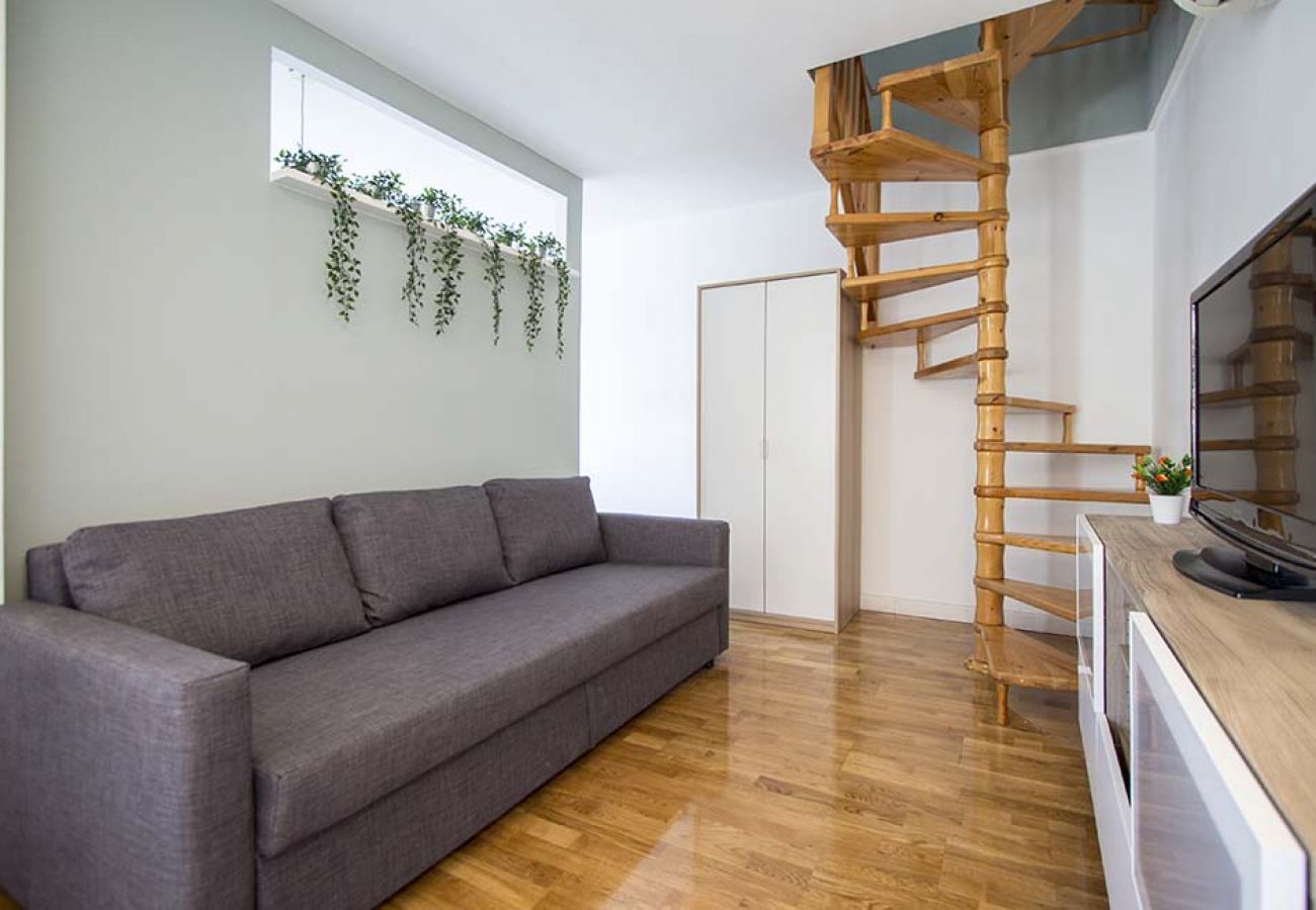 Apartment in Madrid - APT (ML22-3C) DUPLEX TERRAZA