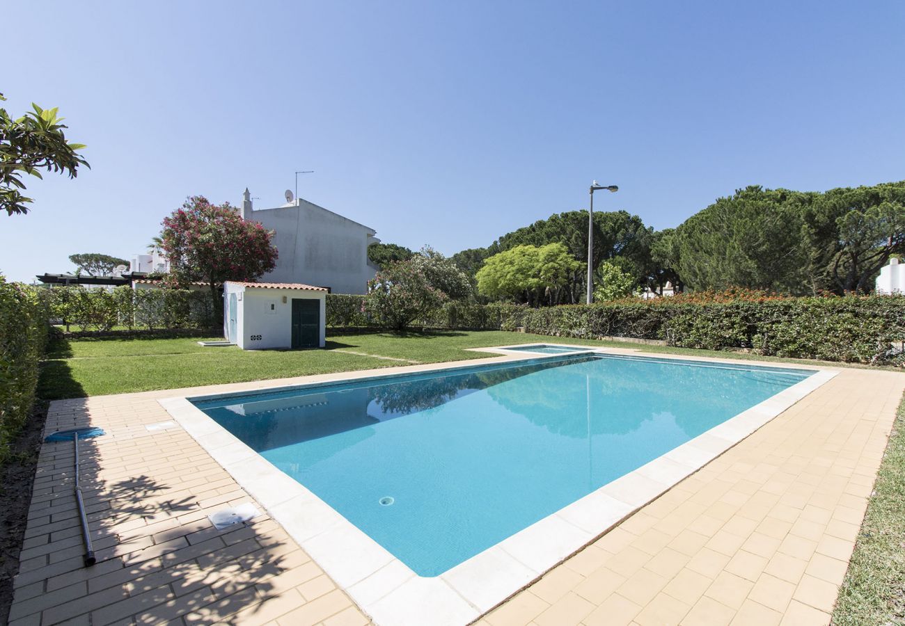 Townhouse in Vilamoura - Townhouse with swimming pool to 2 km beach