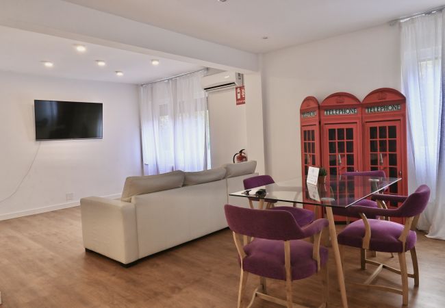 Apartment in Madrid - MADRID RIO - PALACIO REAL- HOSPITAL 12 OCTUBRE -3 ROOMS - 2 BATHROOMS