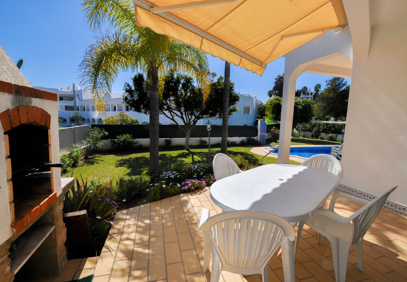 Villa in Albufeira - Villa with swimming pool to 900 m beach