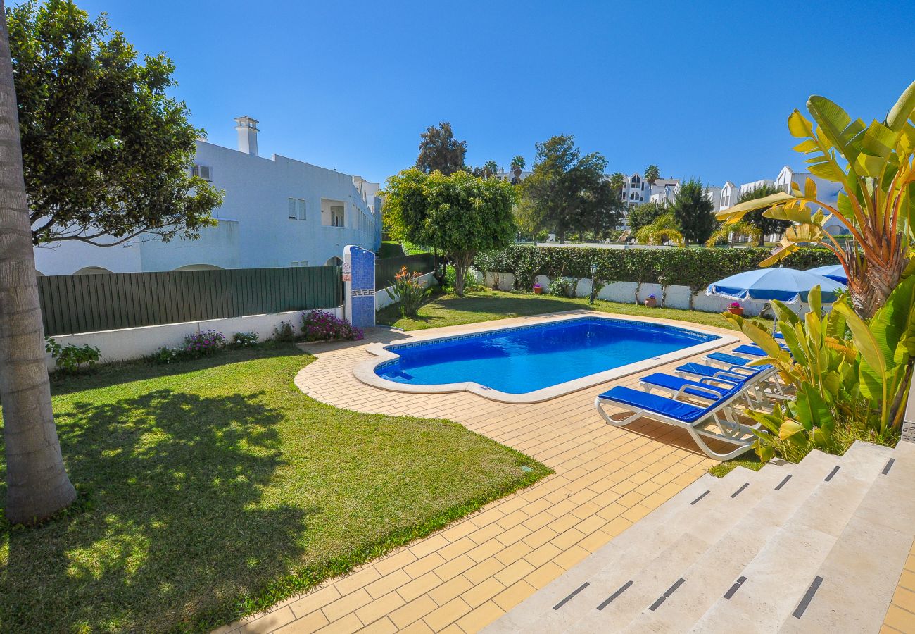 Villa in Albufeira - Villa with swimming pool to 900 m beach