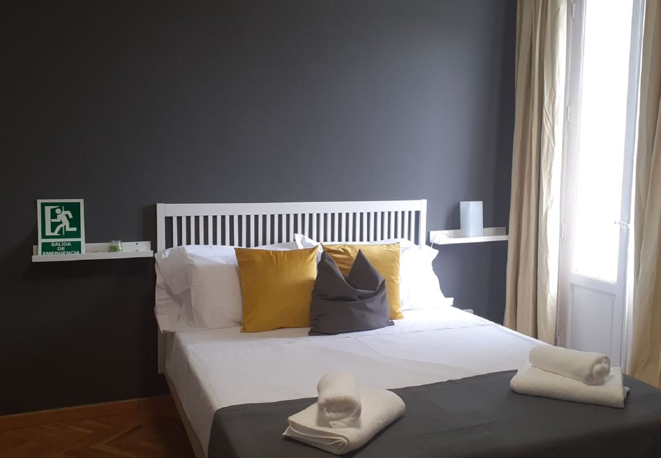 Studio in Madrid - M (ABD13) APARTMENT 4 PAX CITY CENTER- LATINA- SOL
