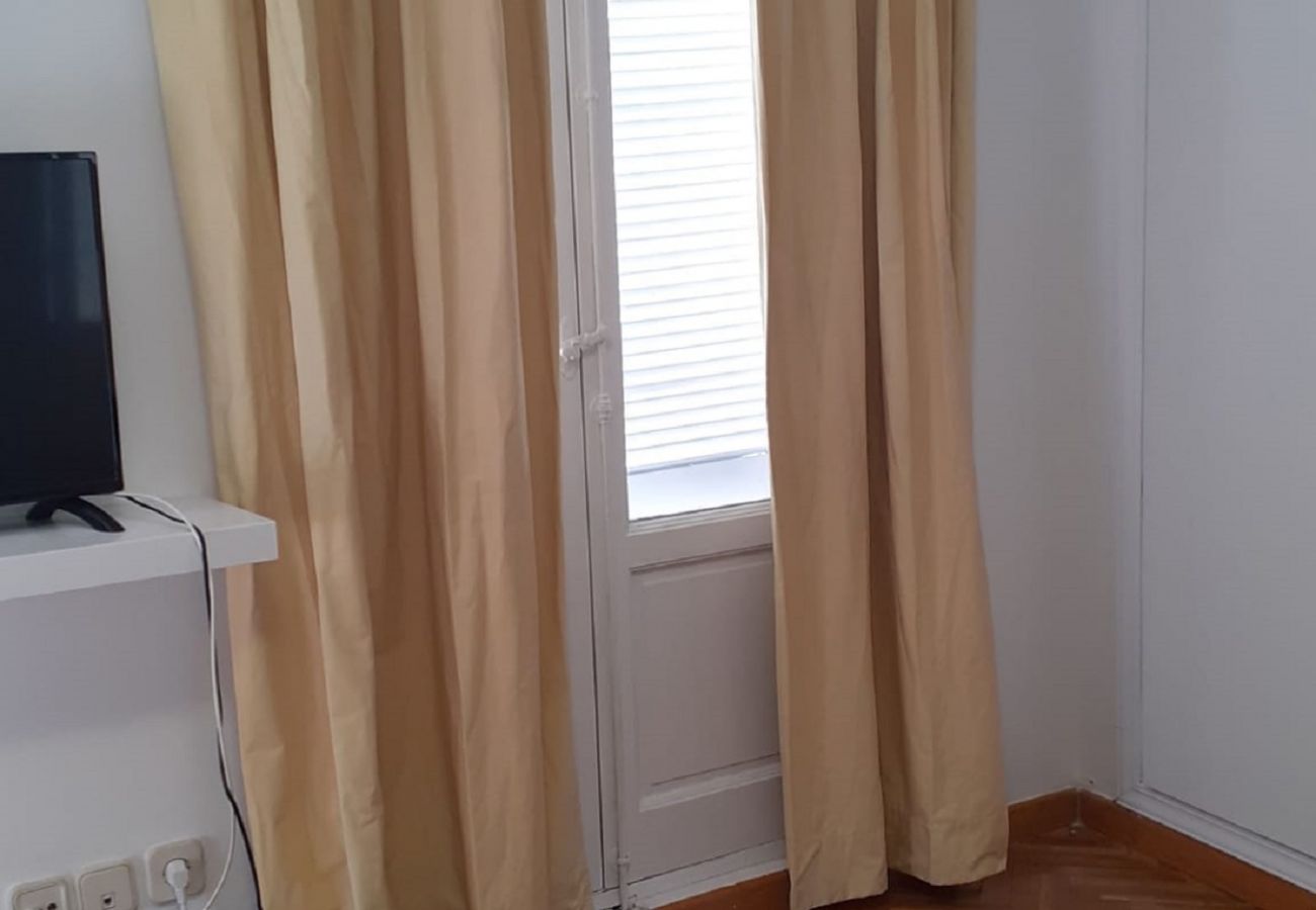 Studio in Madrid - M (ABD13) APARTMENT 4 PAX CITY CENTER- LATINA- SOL