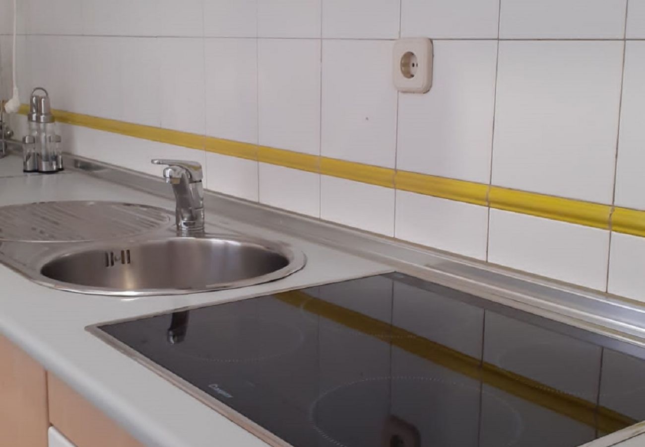 Studio in Madrid - M (ABD13) APARTMENT 4 PAX CITY CENTER- LATINA- SOL